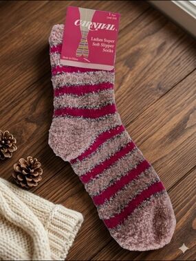 Carnival Ladies Super Soft Striped Slipper Socks – NWT (One Size)